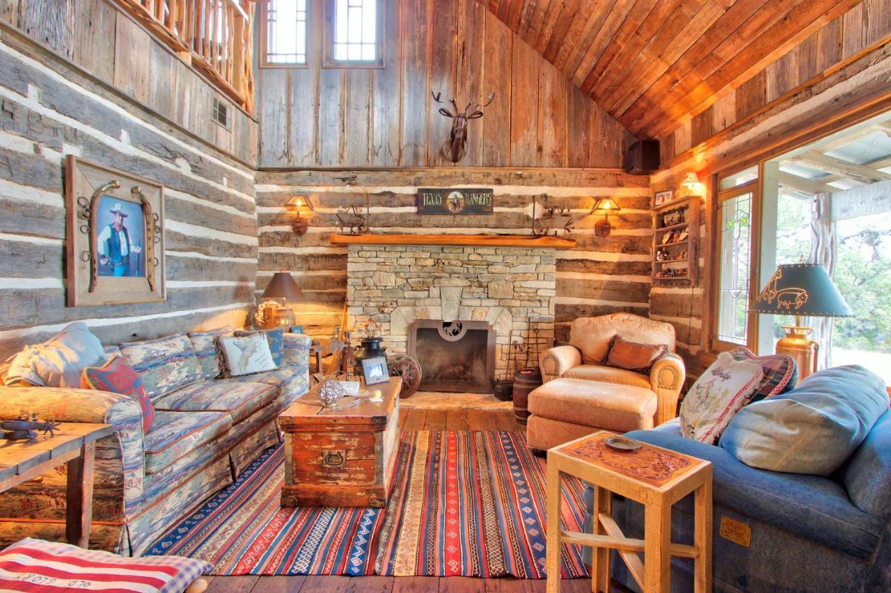 Log Cabin At Old Glory Ranch Villa Wimberley Exteriör bild
