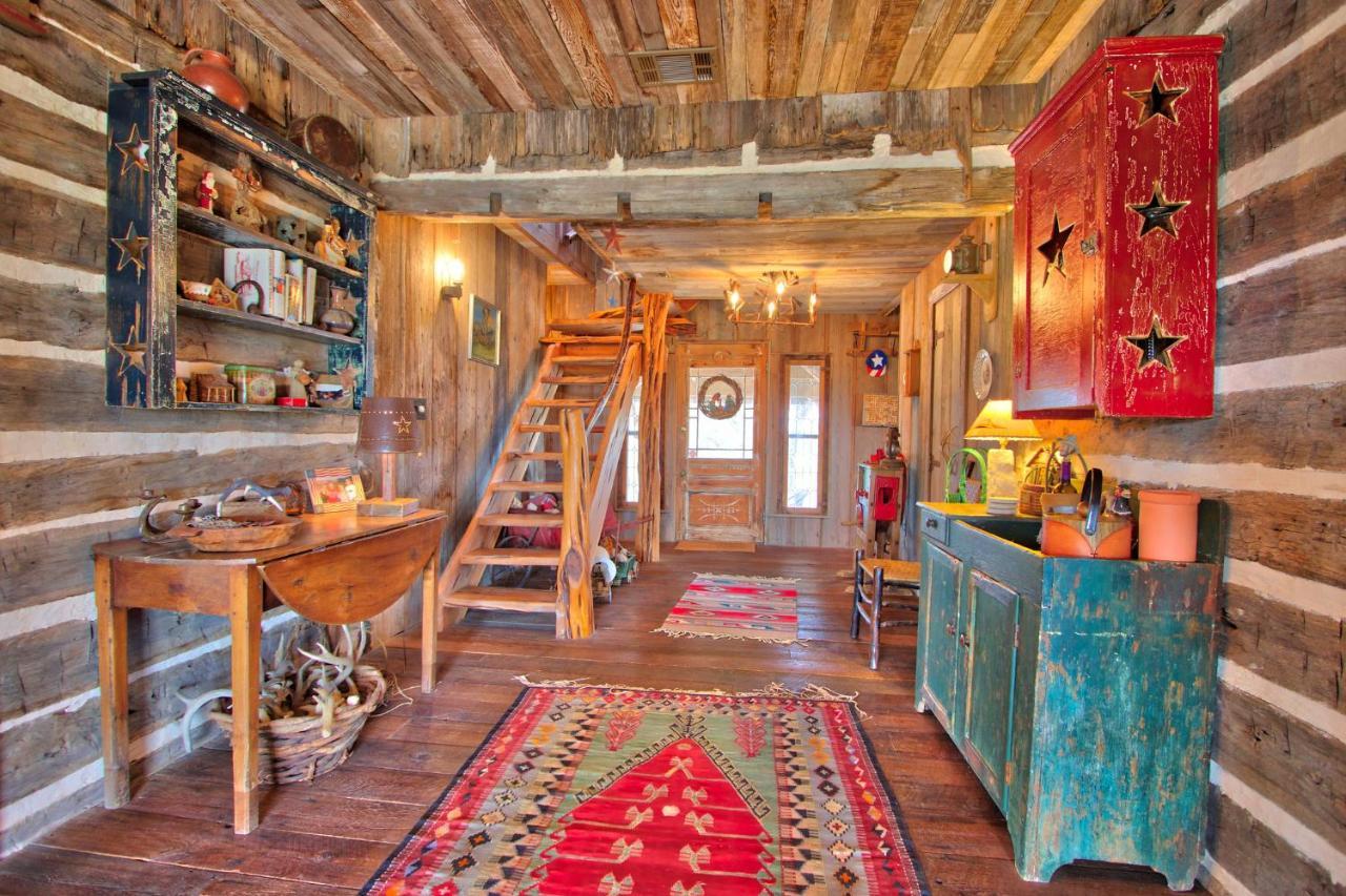 Log Cabin At Old Glory Ranch Villa Wimberley Exteriör bild