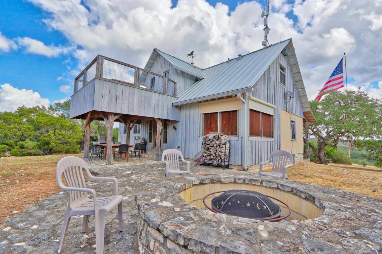 Log Cabin At Old Glory Ranch Villa Wimberley Exteriör bild