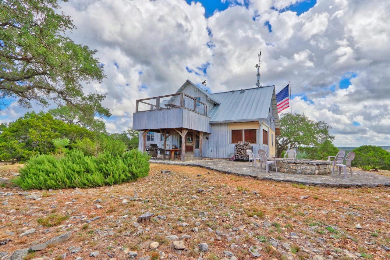 Log Cabin At Old Glory Ranch Villa Wimberley Exteriör bild