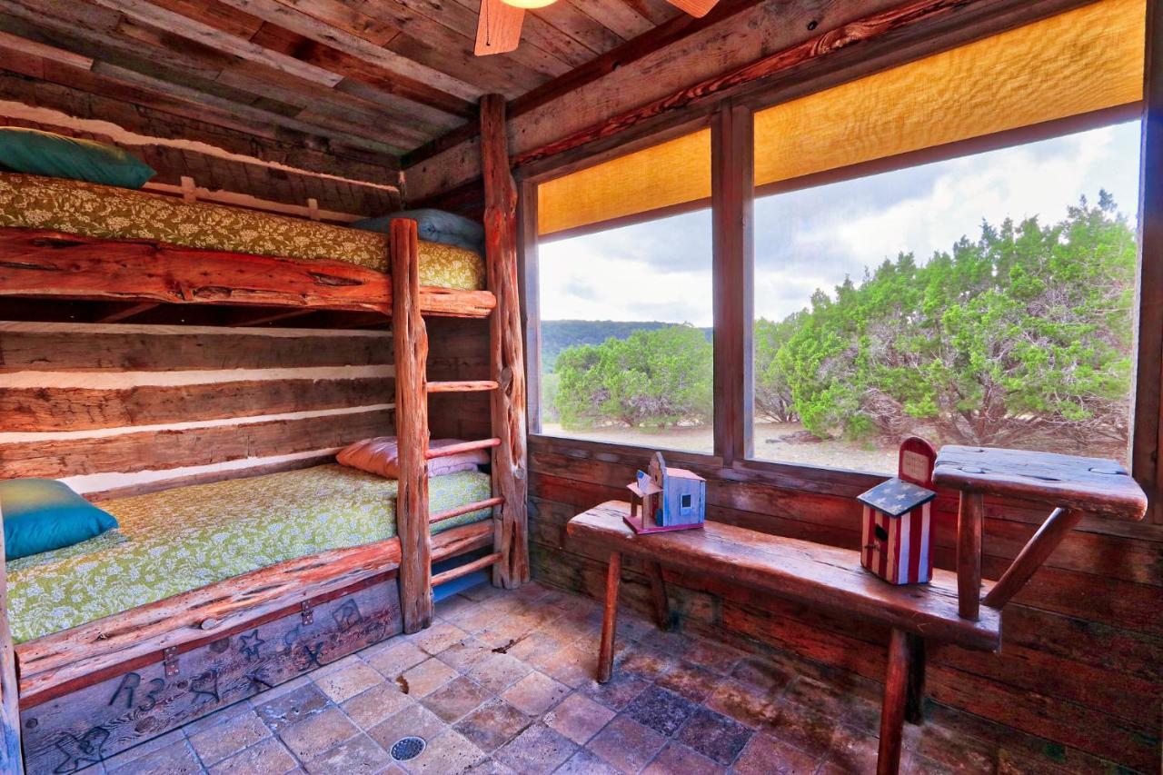Log Cabin At Old Glory Ranch Villa Wimberley Exteriör bild